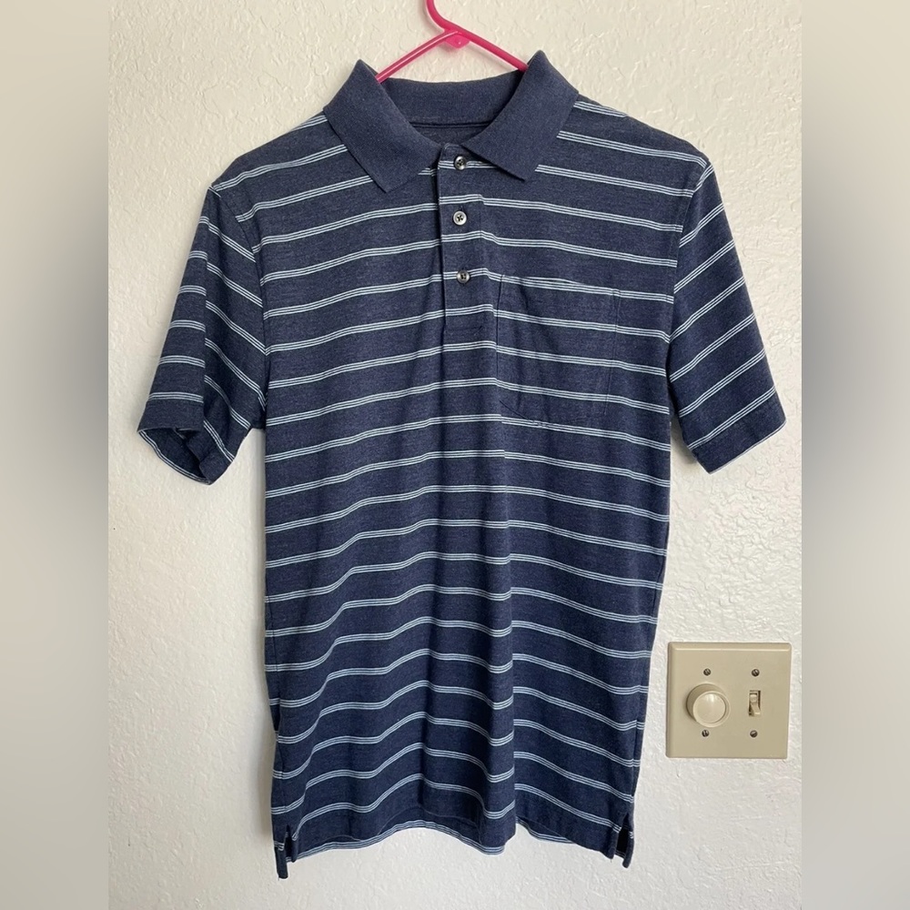 George Collared MenT-shirt. Size S(34-36). Blue And White Stripes Short Sleeves.